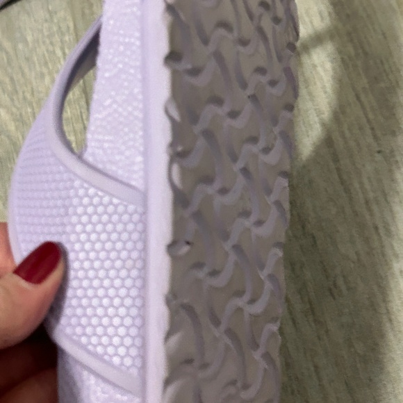 Women's Birkenstock Lavender Vinyl Flip Flops - 6 - Picture 10 of 10